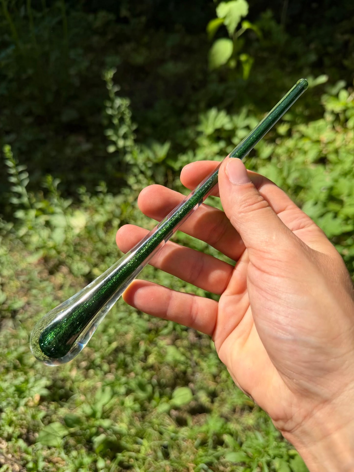 Goutte en verre soufflé — vert pailleté