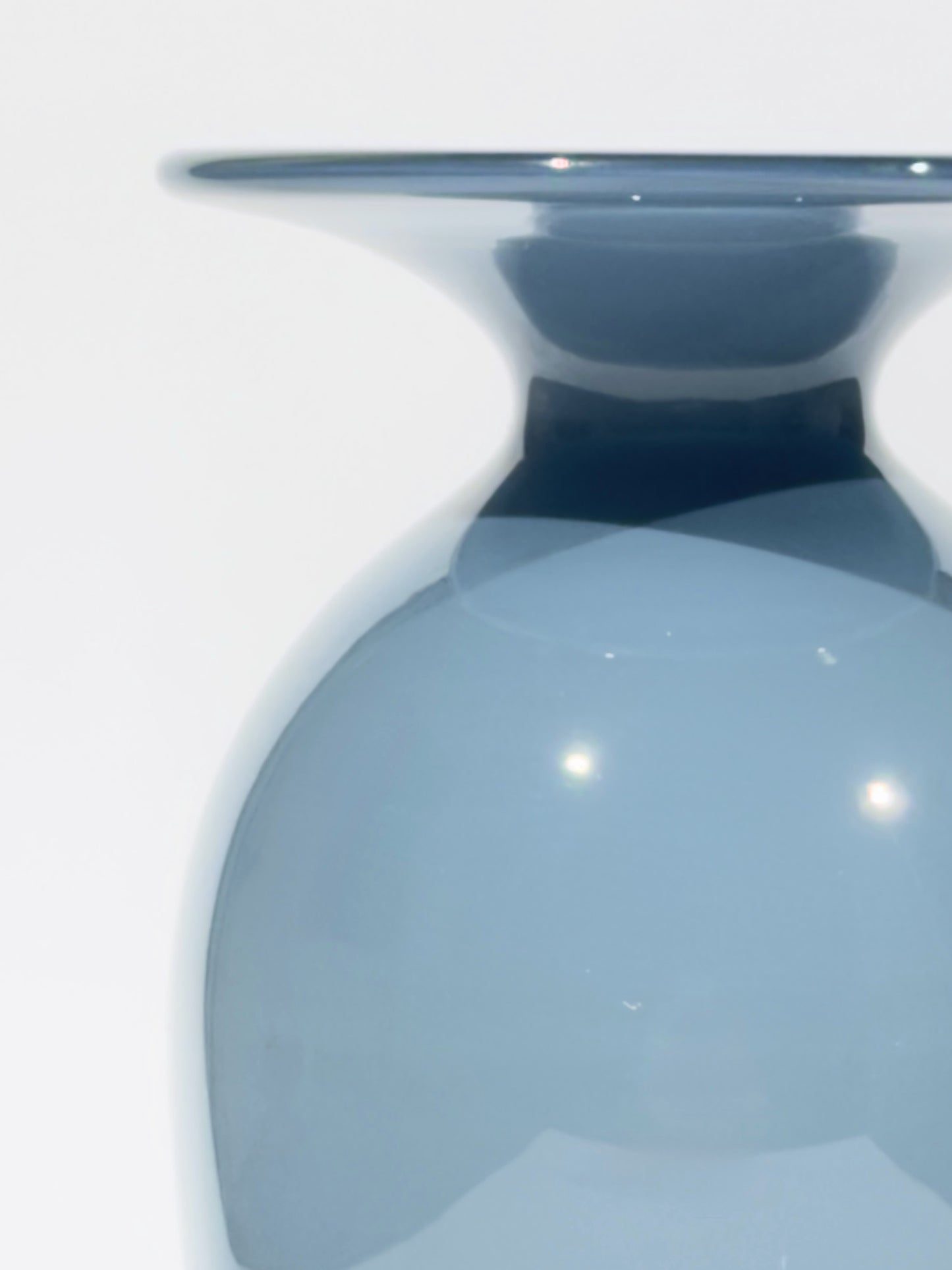 Vase OLYMPE · 21 × 8.5 cm · Léon & Ulysse