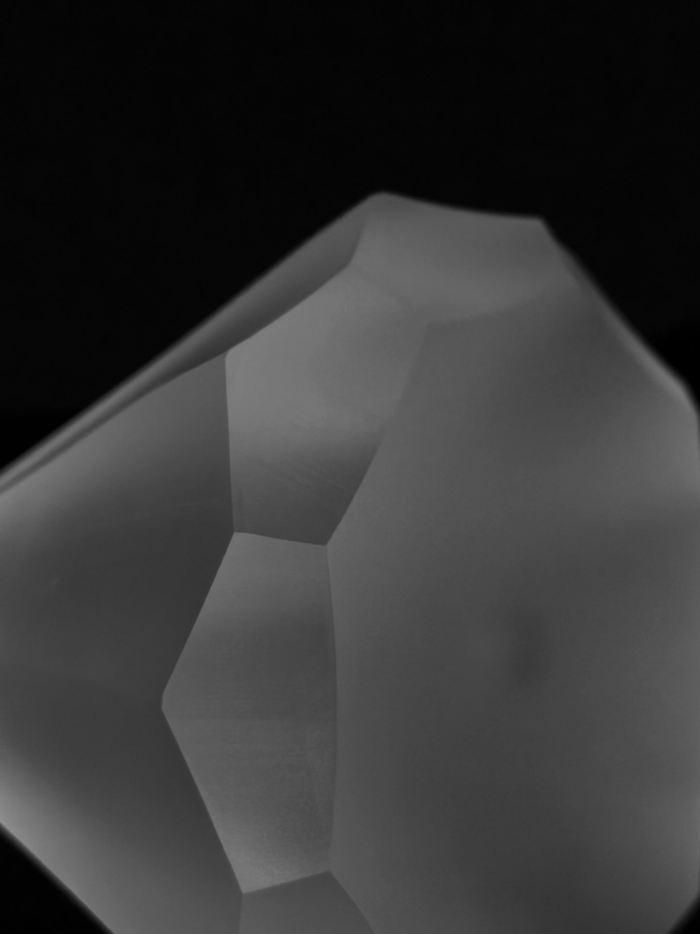Sculpture Fragment · 8 × 8 cm · Léon & Ulysse