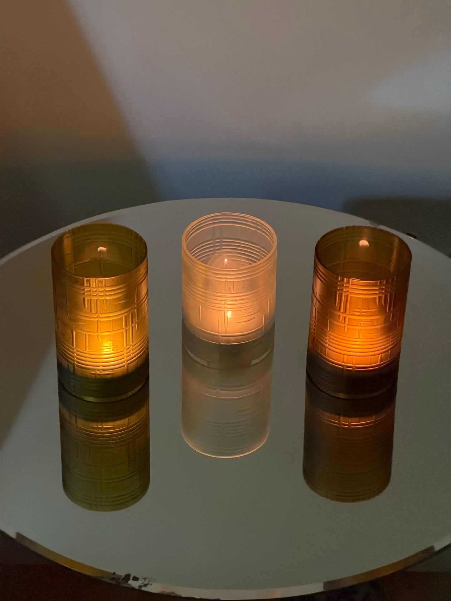 Photophore en verre soufflé, taillé à froid · 10 à 15 cm · Léon & Ulysse