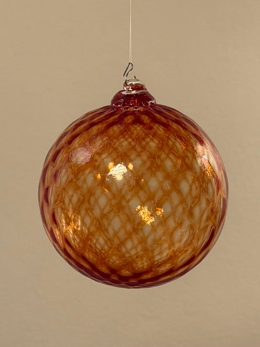 Boule de Noël — verre soufflé, ambre réseau