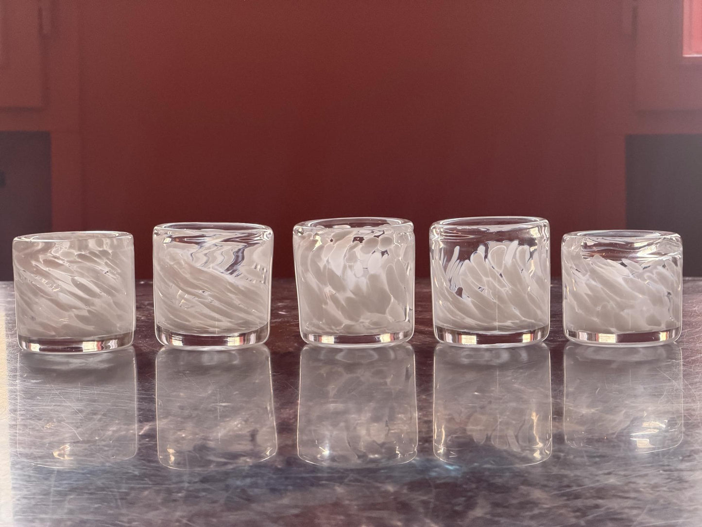 Bougeoir en verre soufflé — blanc moucheté