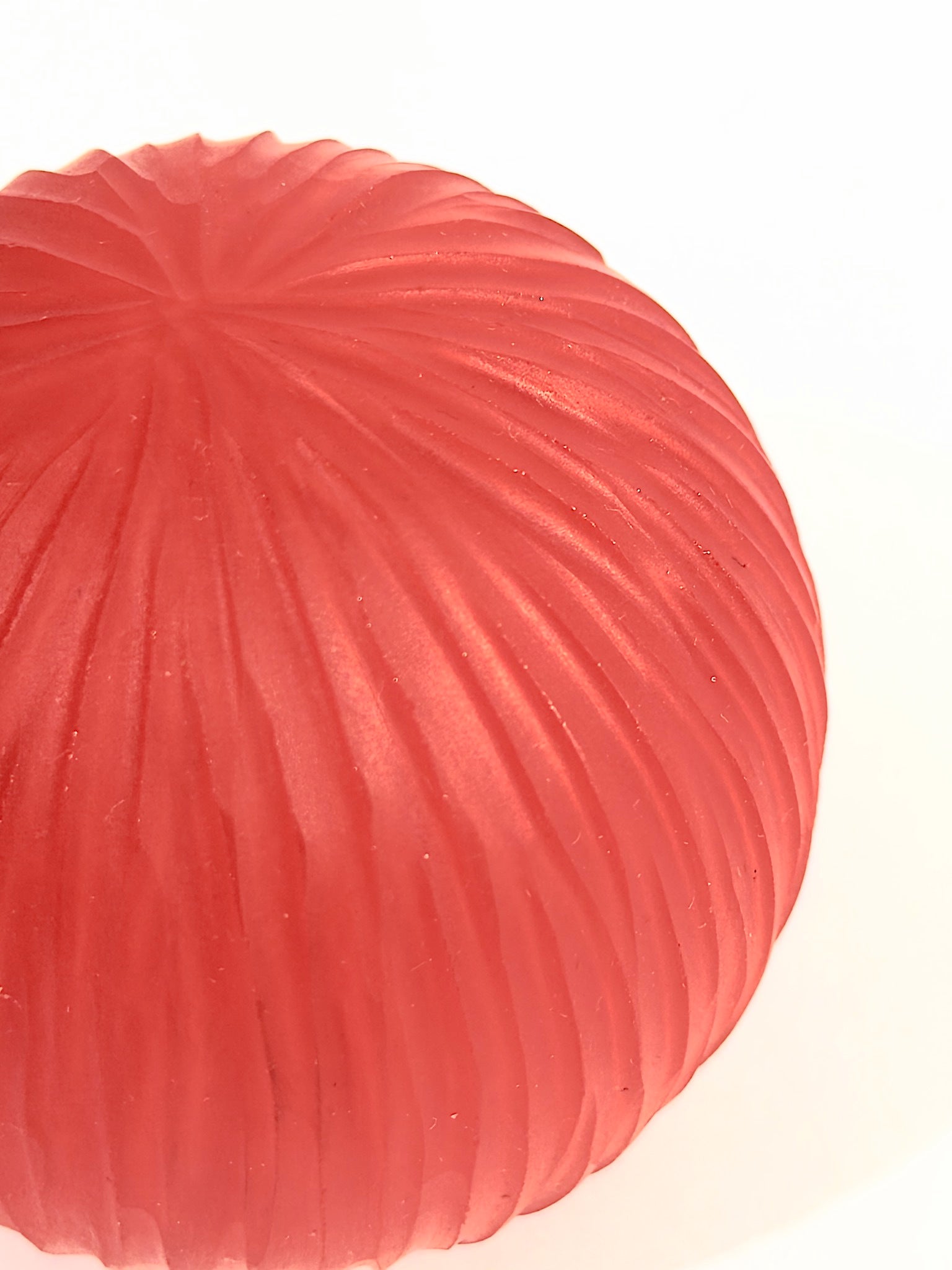 Sphère en verre soufflé · rouge · ⌀ 5.5 cm · Léon & Ulysse