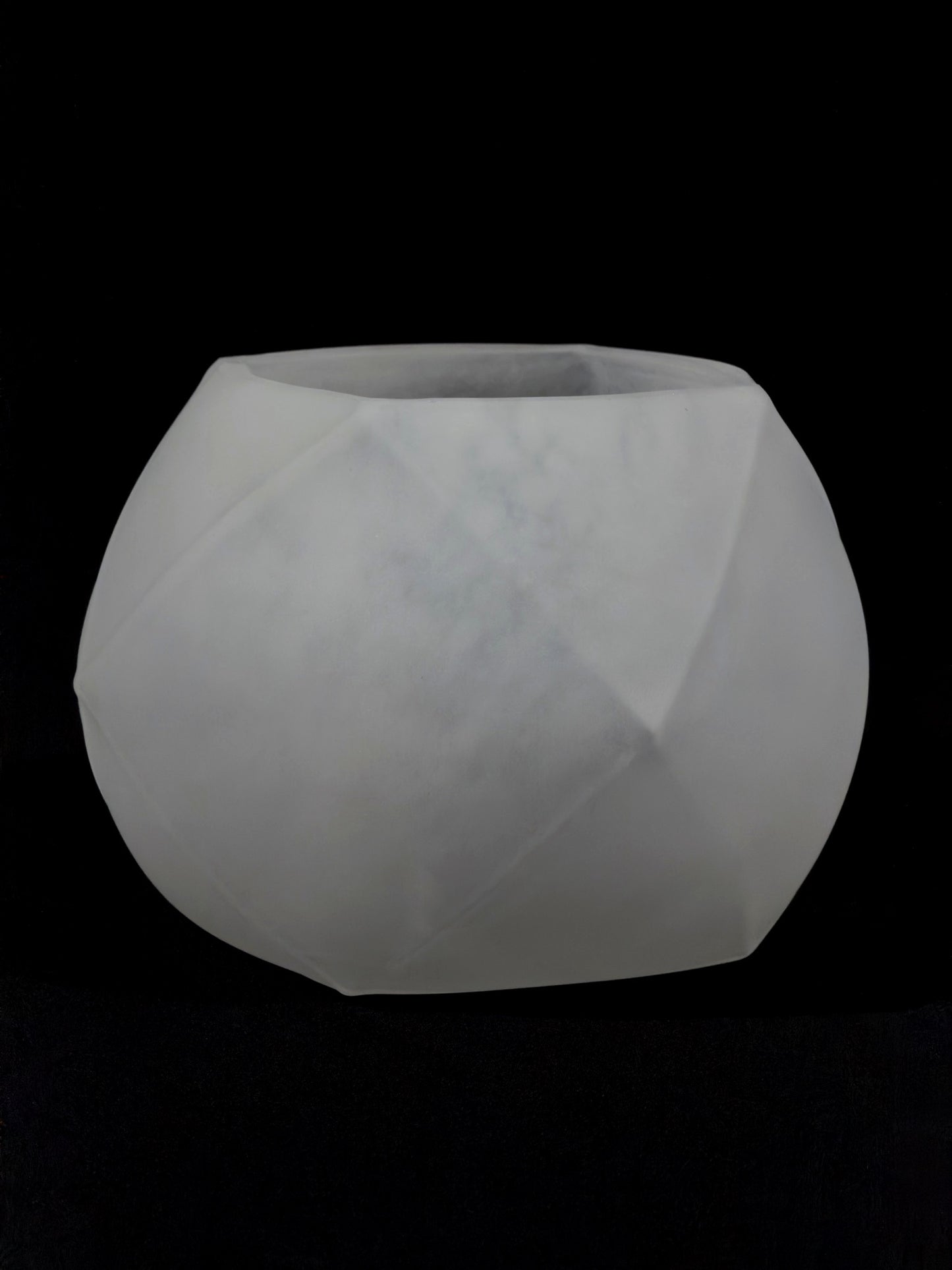 Sculpture Fragment · 14 × 22 cm · Léon & Ulysse