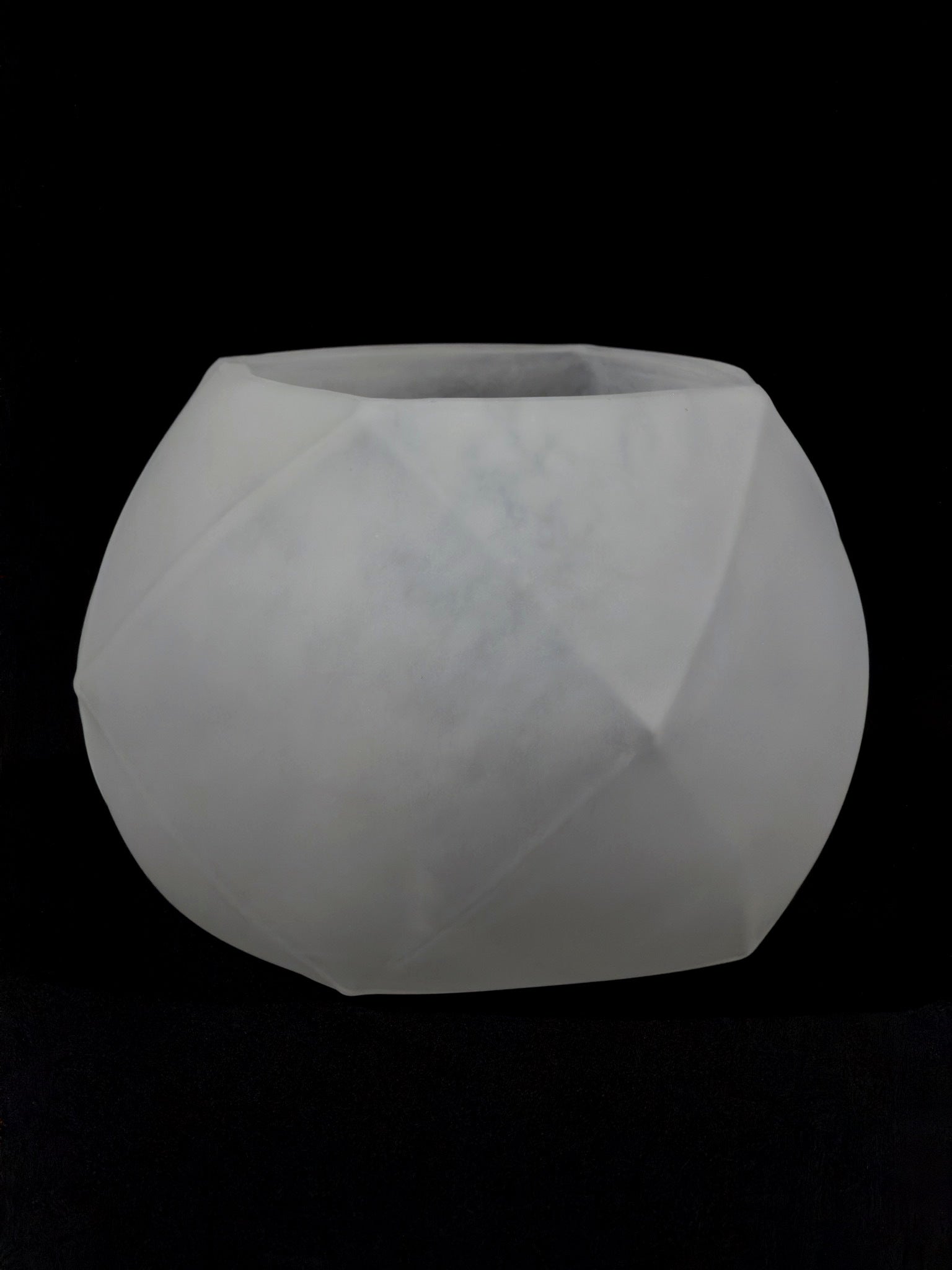Sculpture Fragment · 14 × 22 cm · Léon & Ulysse