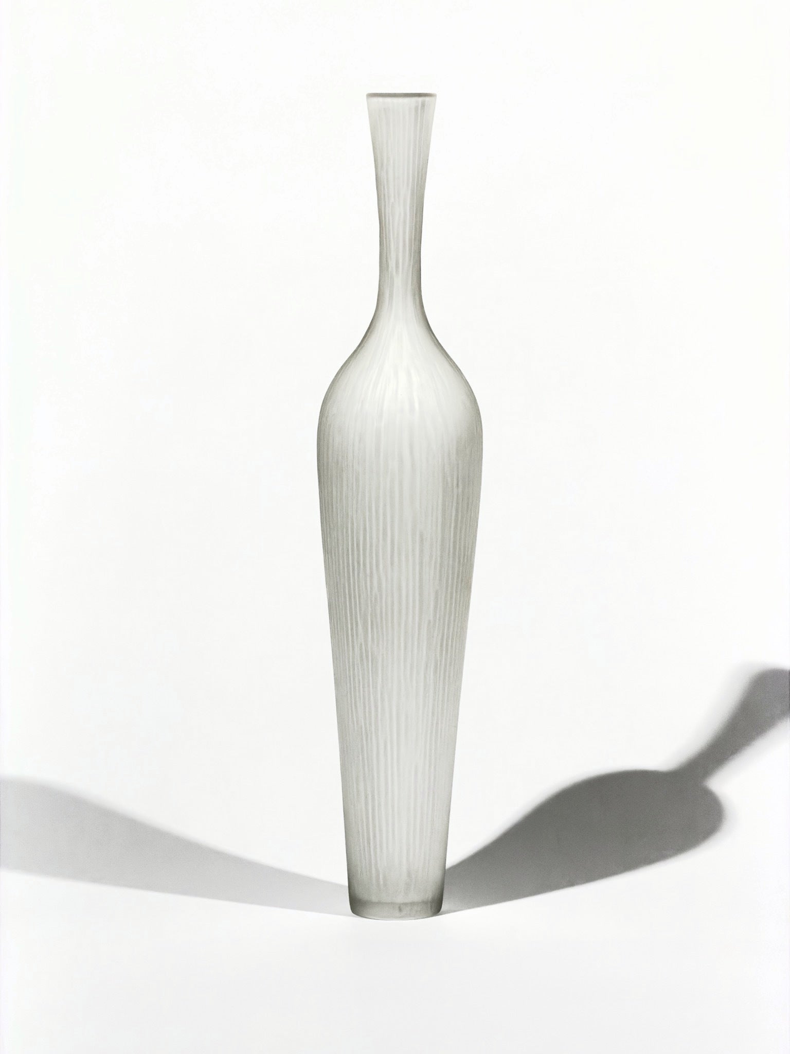 Vase OLYMPE · 36.5 × 7.5 cm · Léon & Ulysse