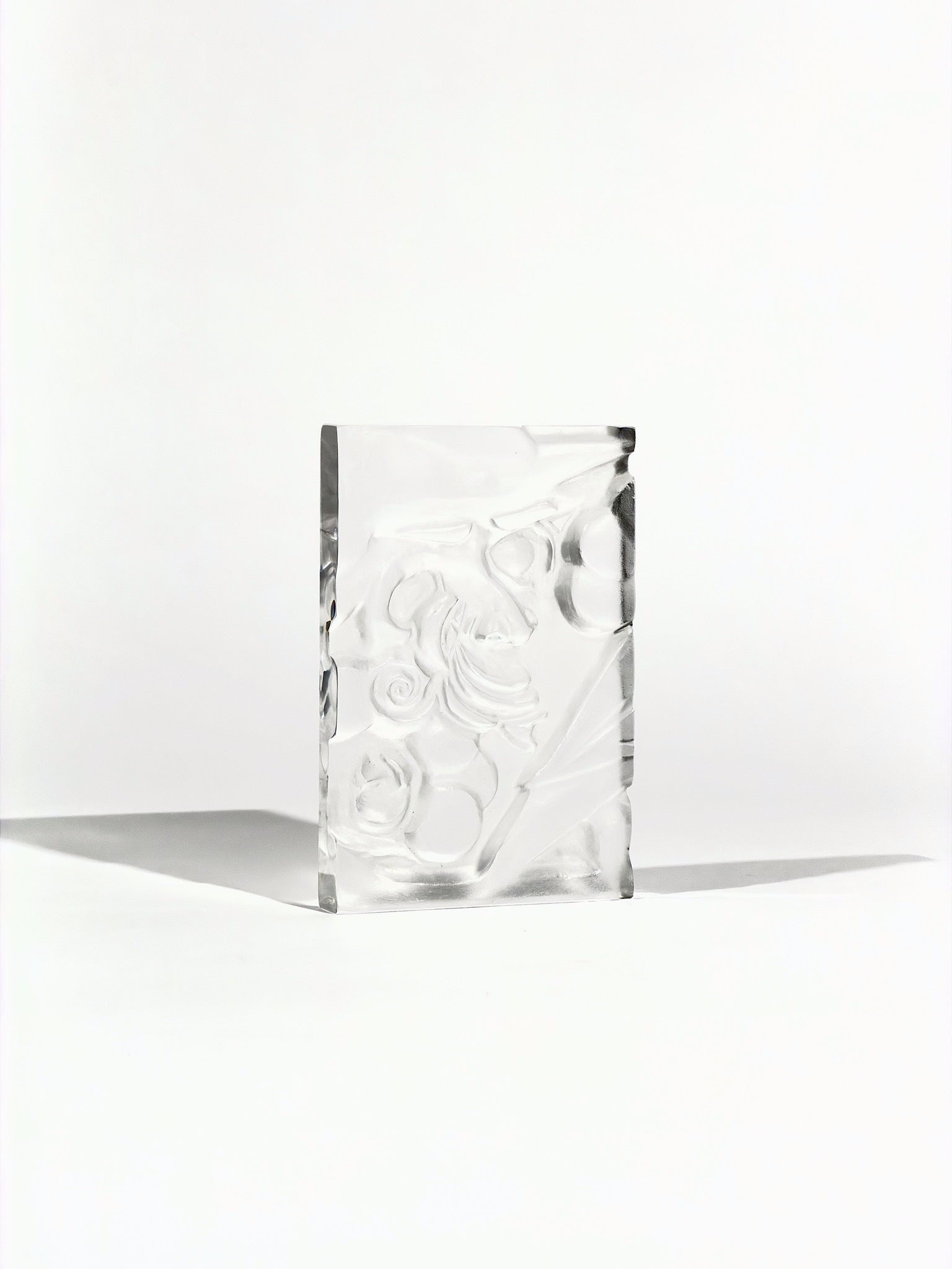 Sculpture Fragment · cristal · 16 × 12 × 2 cm · Léon & Ulysse