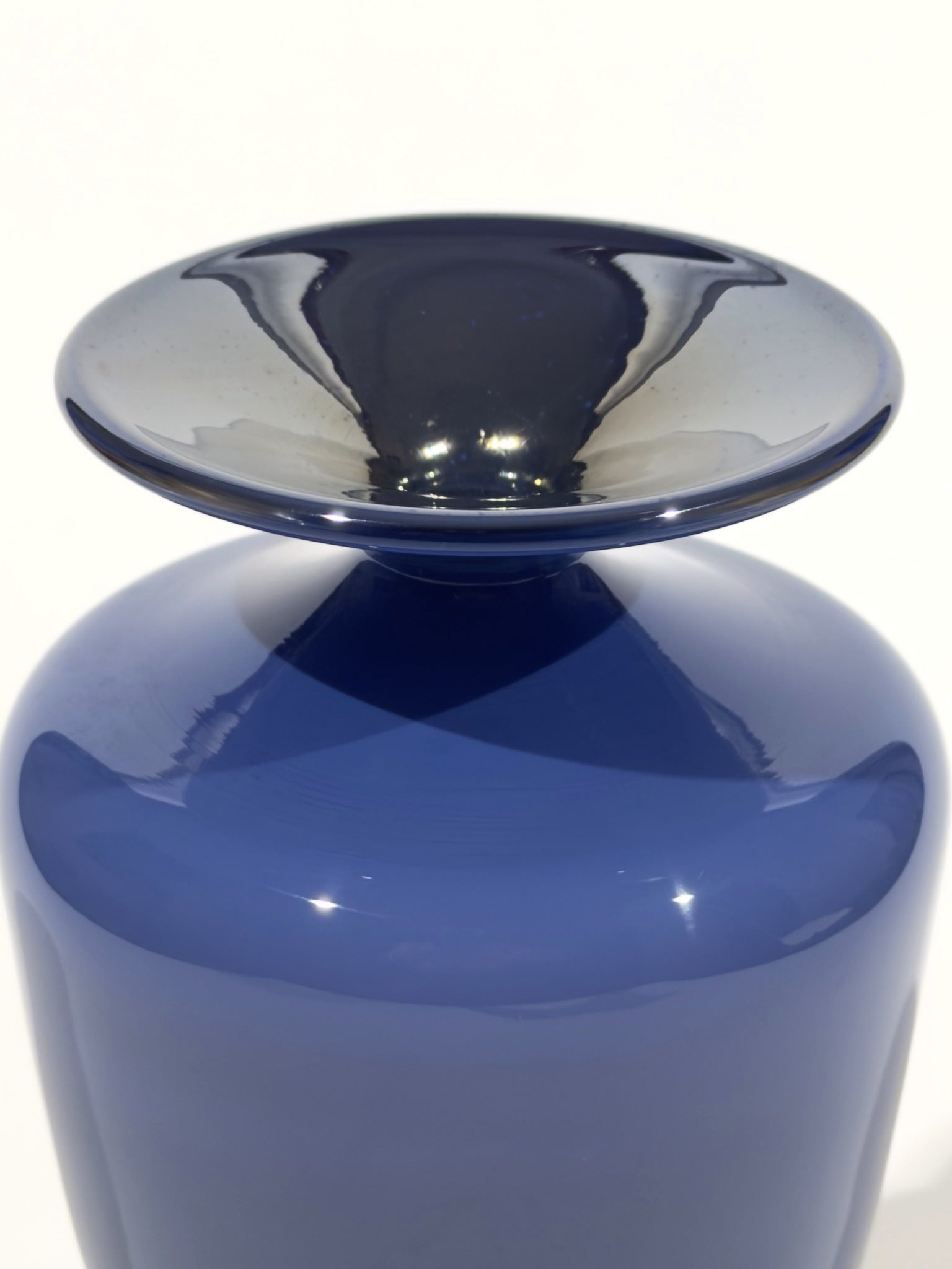 Vase OLYMPE · 22.9 × 11.2 cm · Léon & Ulysse