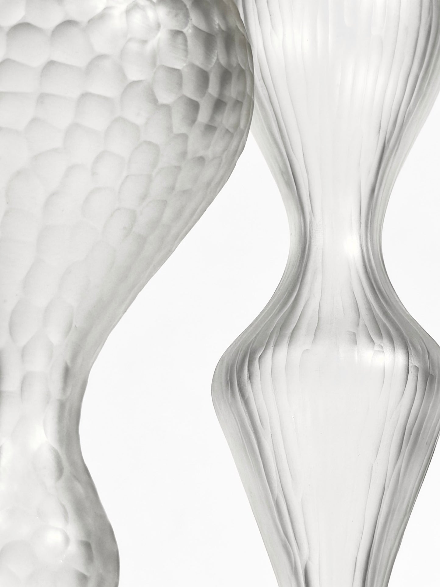 Duo de sculptures OLYMPE · 49.3 × 6.4 cm & 32 × 7.5 cm · Léon & Ulysse