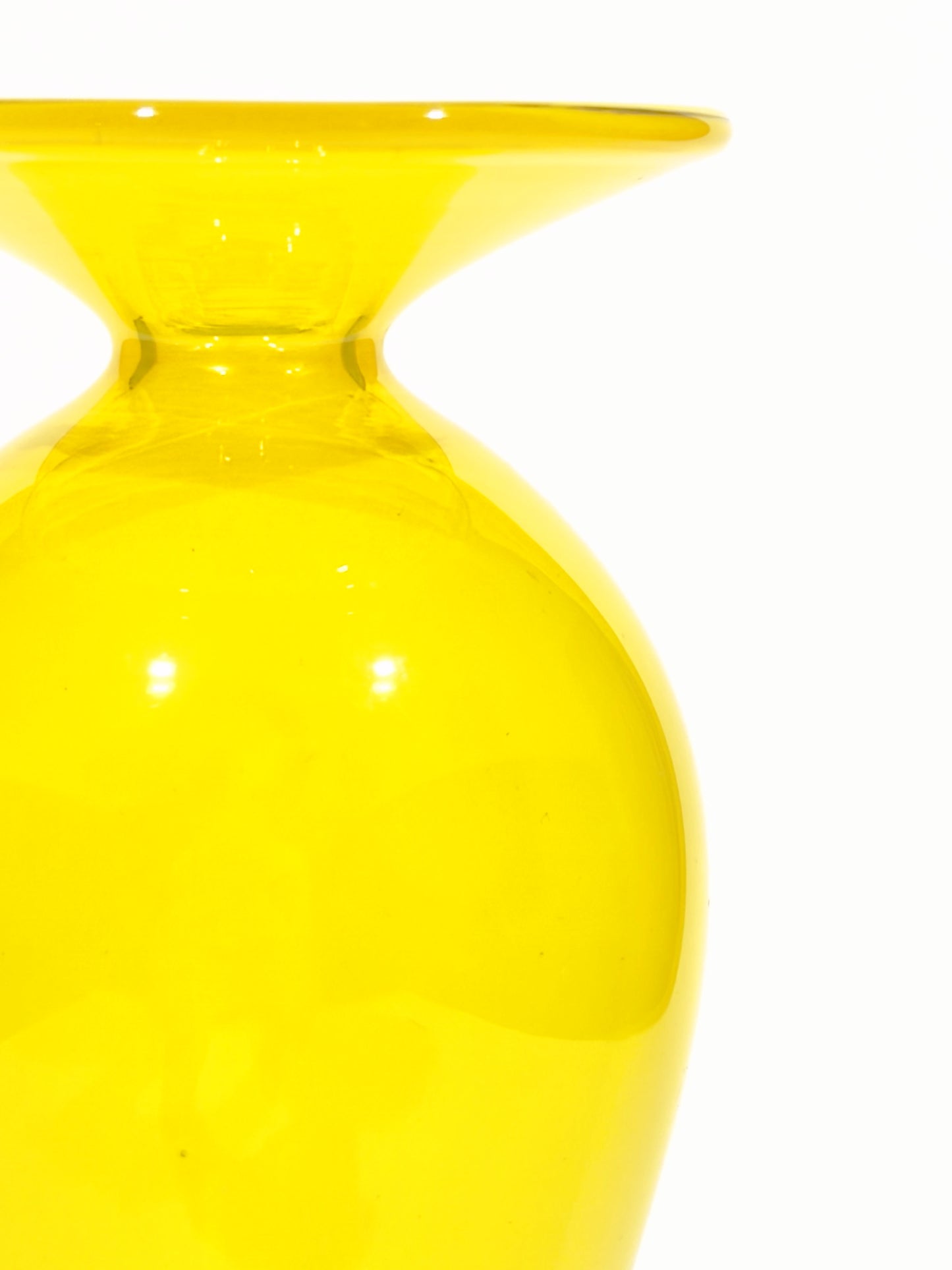Vase OLYMPE · 23.9 × 6.9 cm · Léon & Ulysse