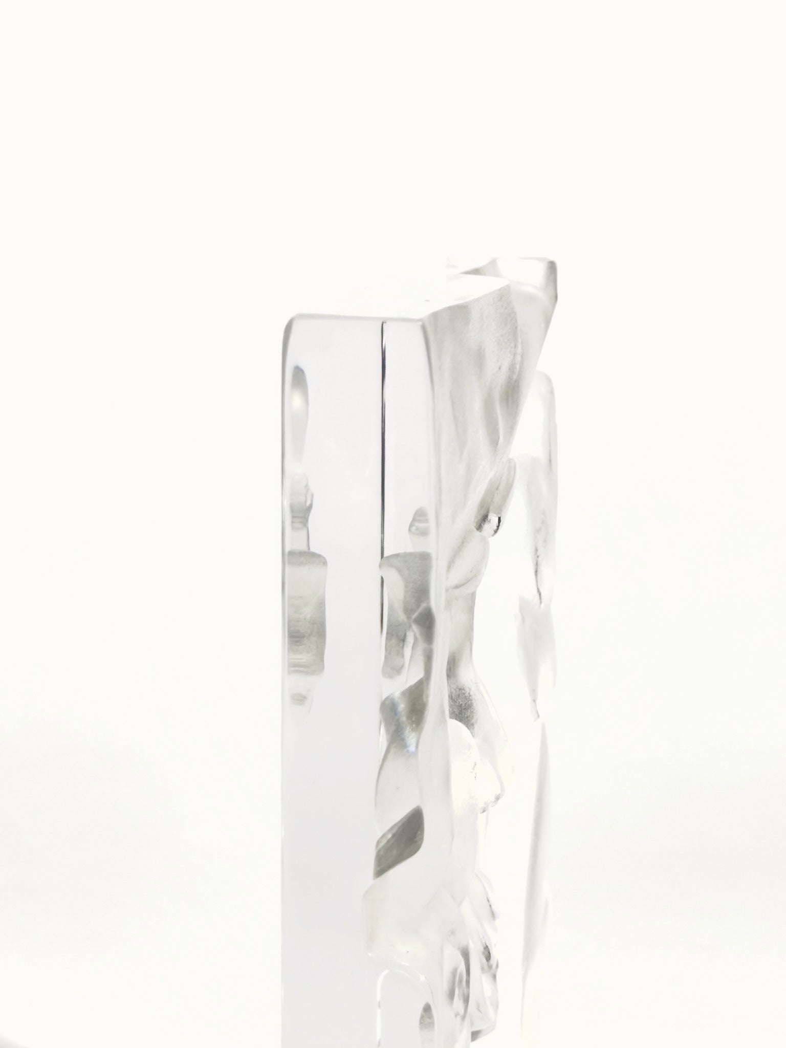 Sculpture Fragment · cristal · 16 × 12 × 2 cm · Léon & Ulysse