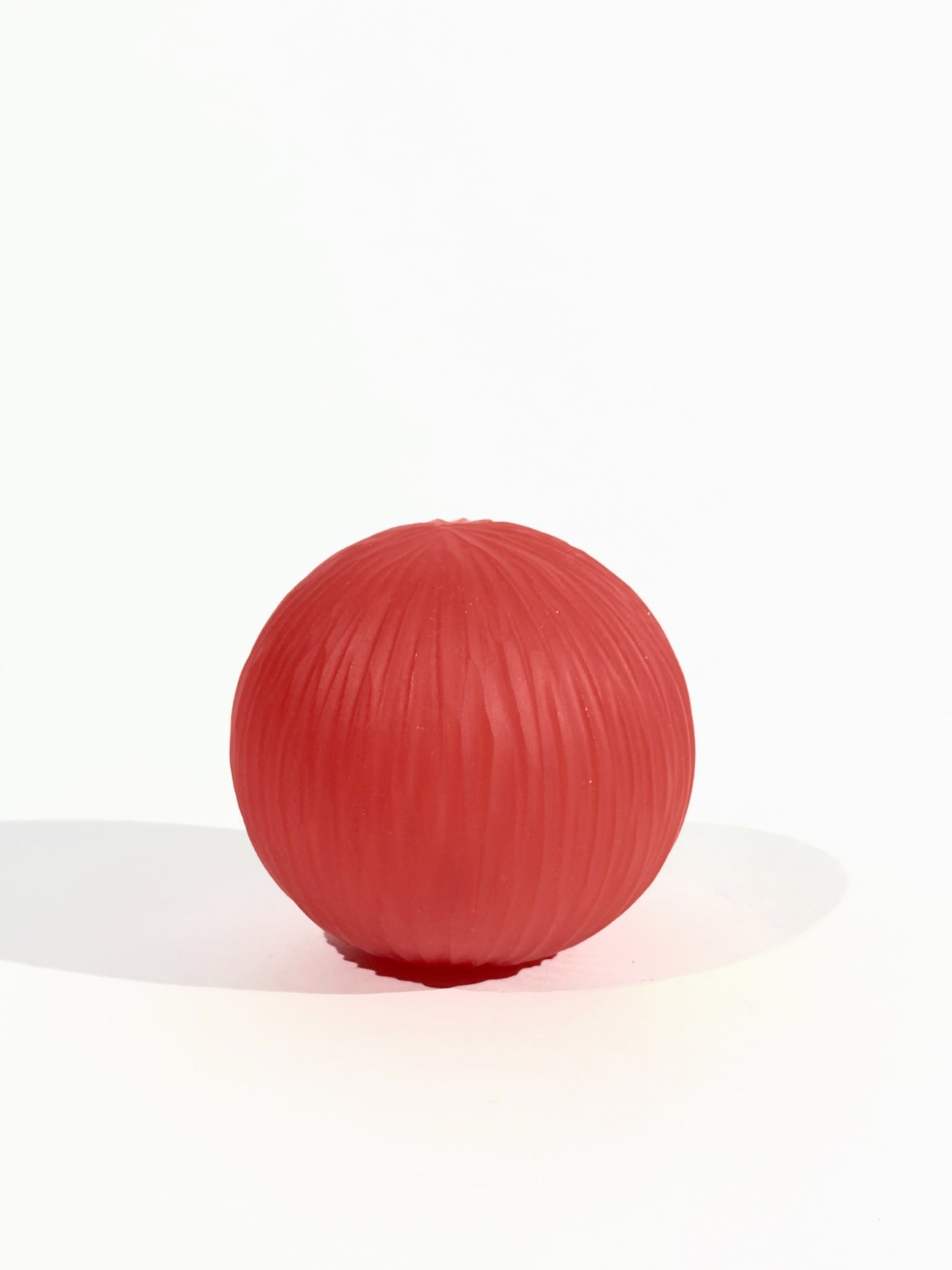 Sphère en verre soufflé · rouge · ⌀ 5.5 cm · Léon & Ulysse