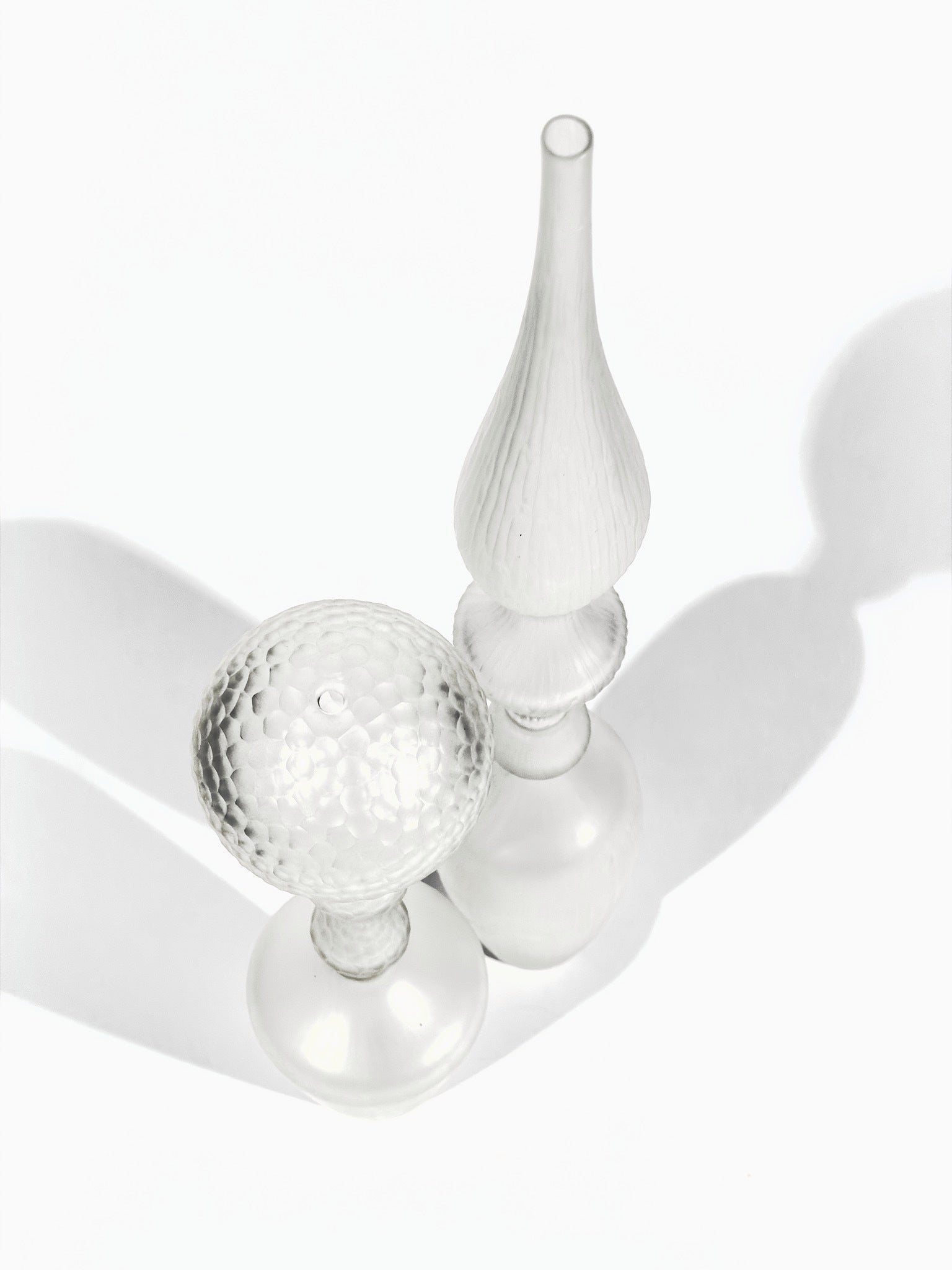Duo de sculptures OLYMPE · 49.3 × 6.4 cm & 32 × 7.5 cm · Léon & Ulysse