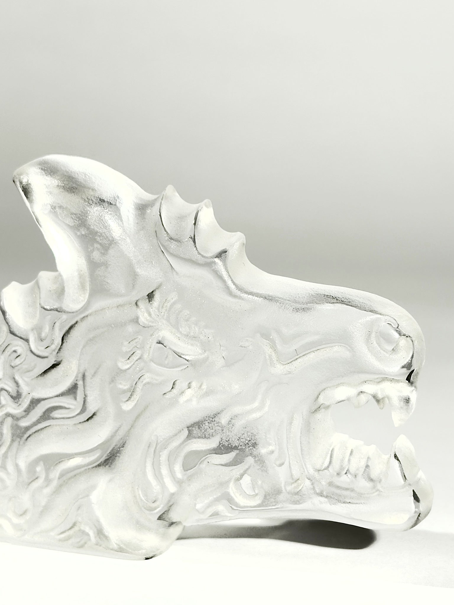 Sculpture Fragment · cristal · 7.5 × 5 × 2 cm · Léon & Ulysse