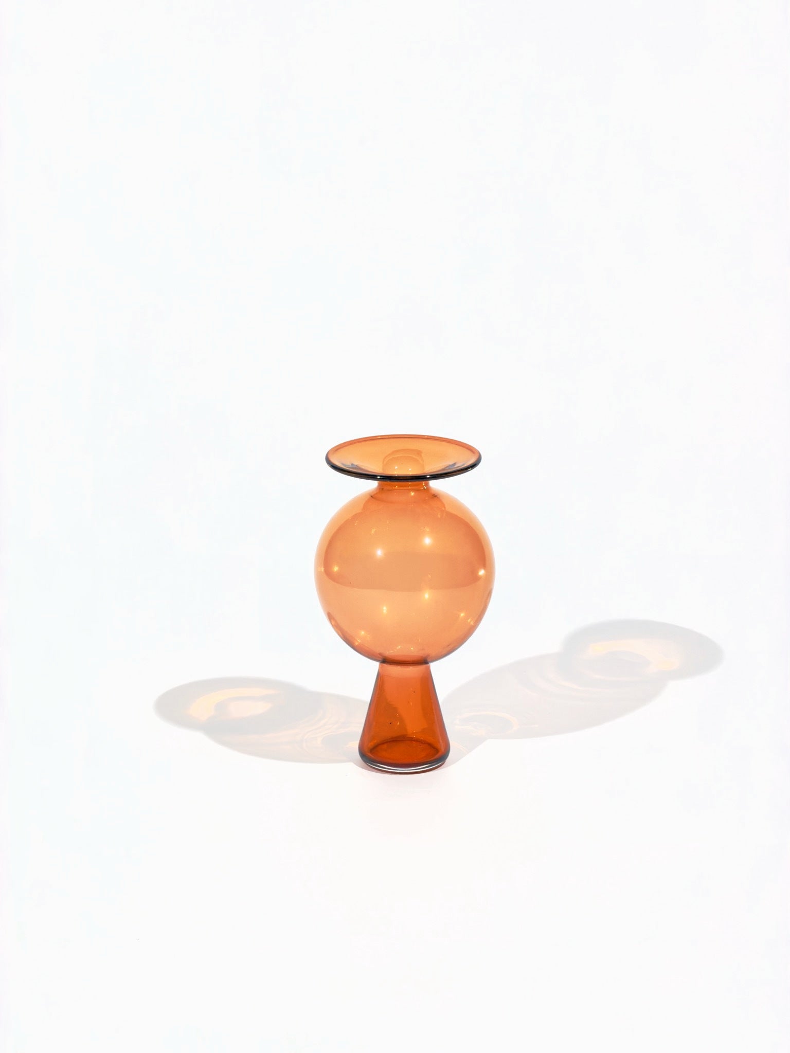 Vase OLYMPE · 15.8 × 8.9 cm · Léon & Ulysse