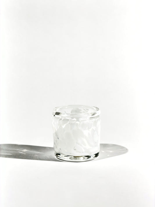 Bougeoir en verre soufflé · blanc moucheté · Léon & Ulysse