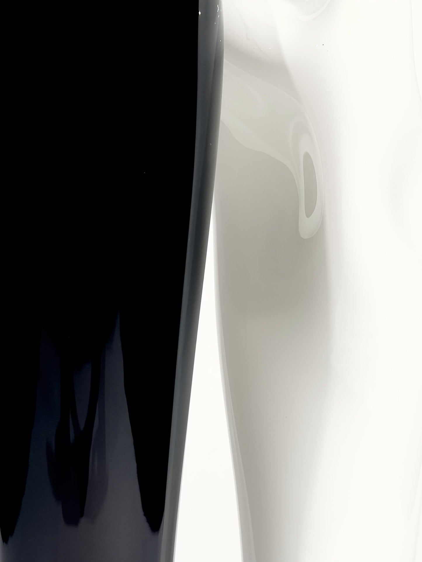 Ensemble de deux vases OLYMPE · 45.5 × 7.5 et 38.5 × 8.5 cm · Léon & Ulysse