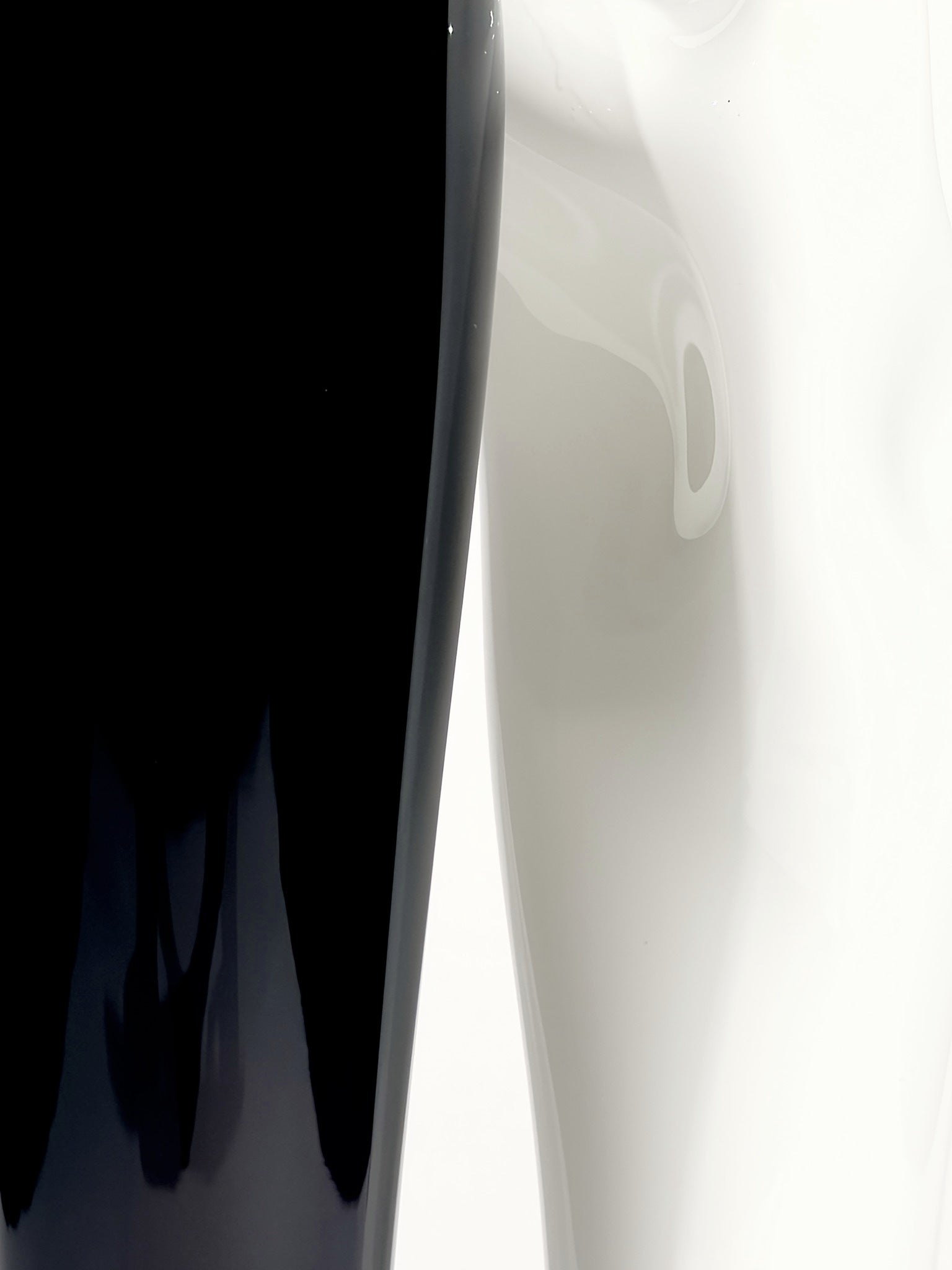 Ensemble de deux vases OLYMPE · 45.5 × 7.5 et 38.5 × 8.5 cm · Léon & Ulysse