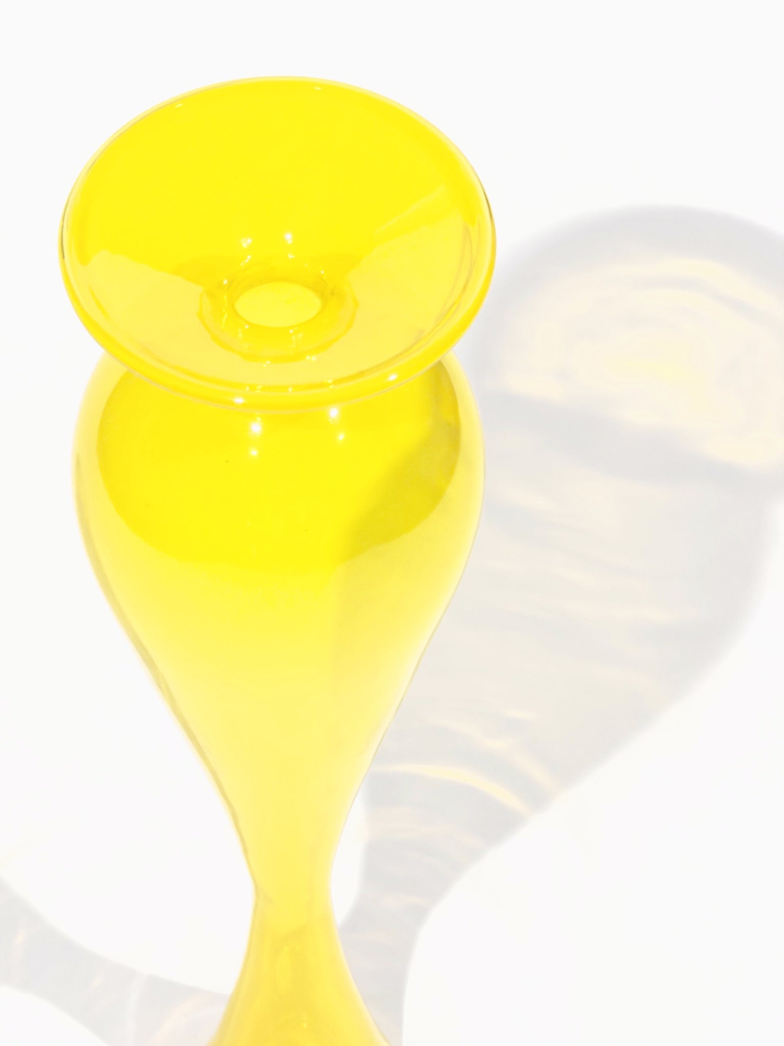 Vase OLYMPE · 23.9 × 6.9 cm · Léon & Ulysse