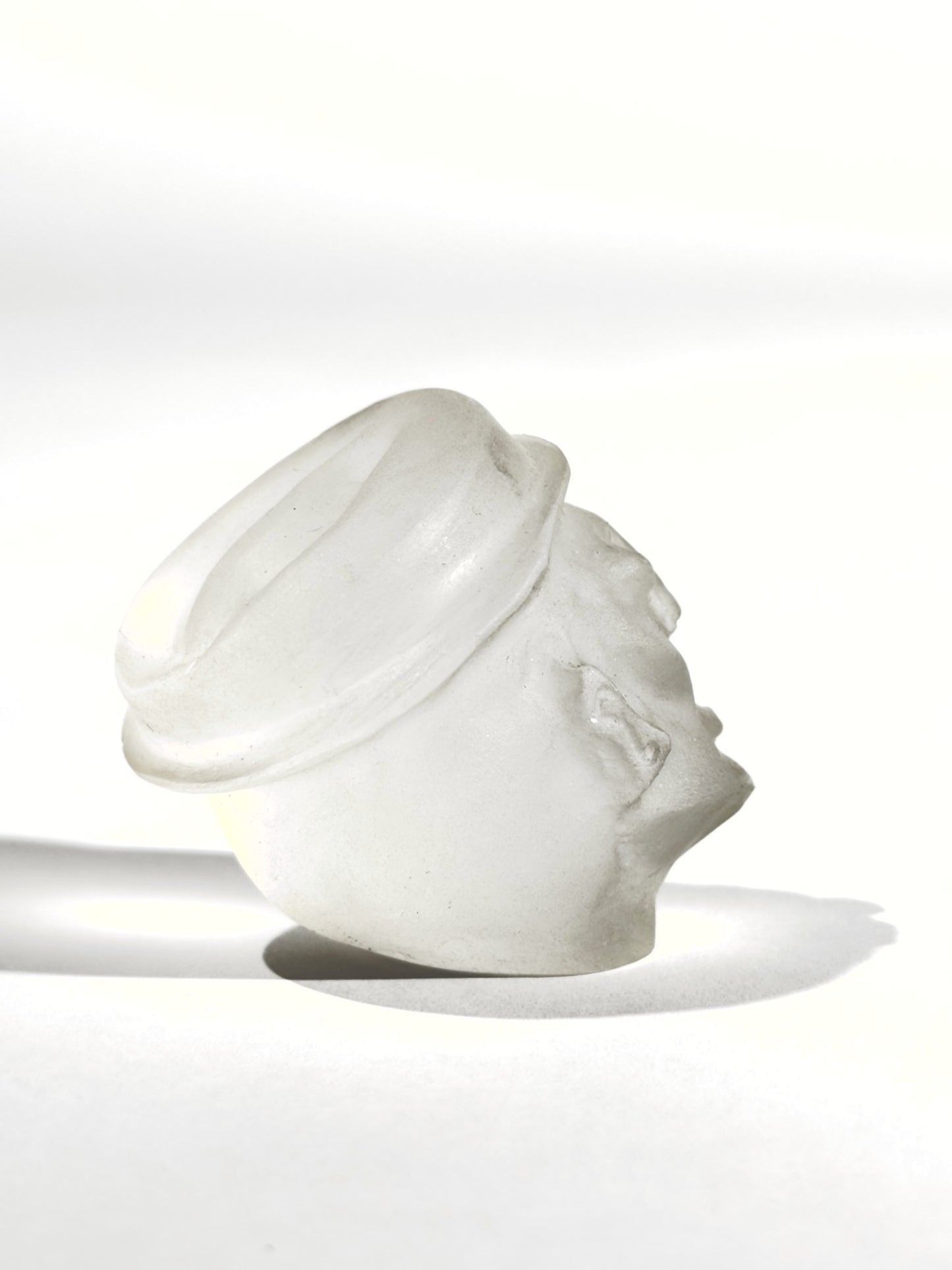 Sculpture Fragment · 4 × 4 cm · Léon & Ulysse