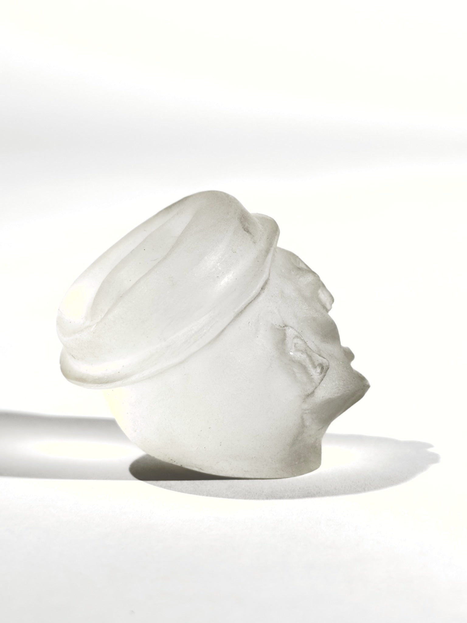 Sculpture Fragment · 4 × 4 cm · Léon & Ulysse