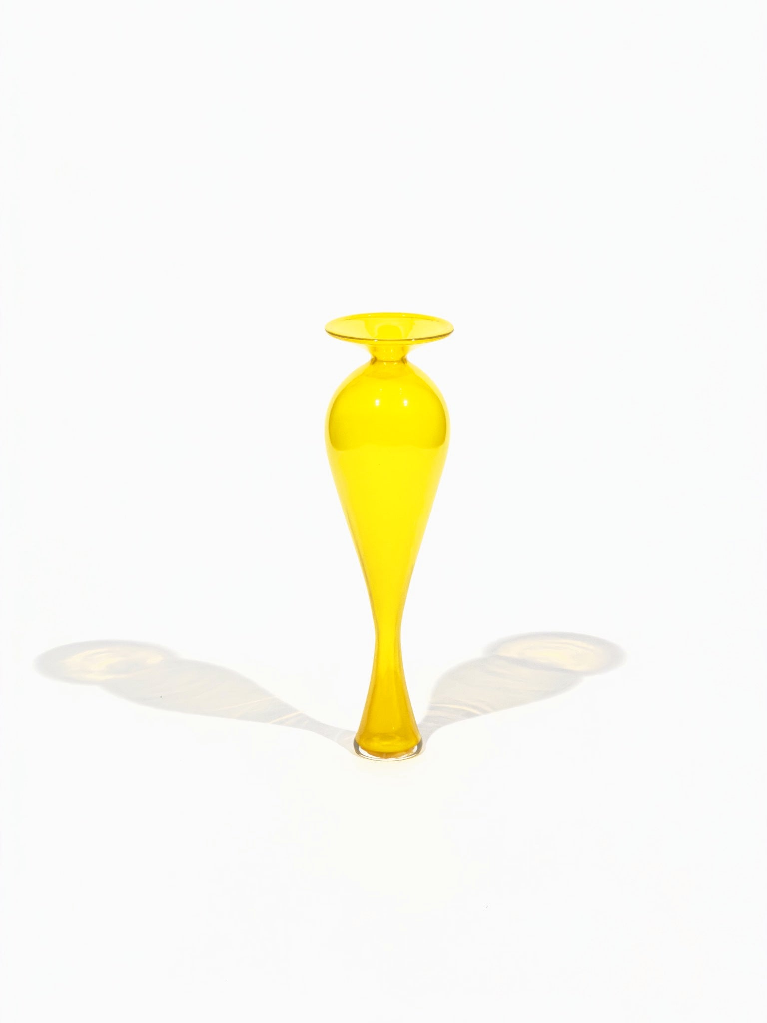 Vase OLYMPE · 23.9 × 6.9 cm · Léon & Ulysse