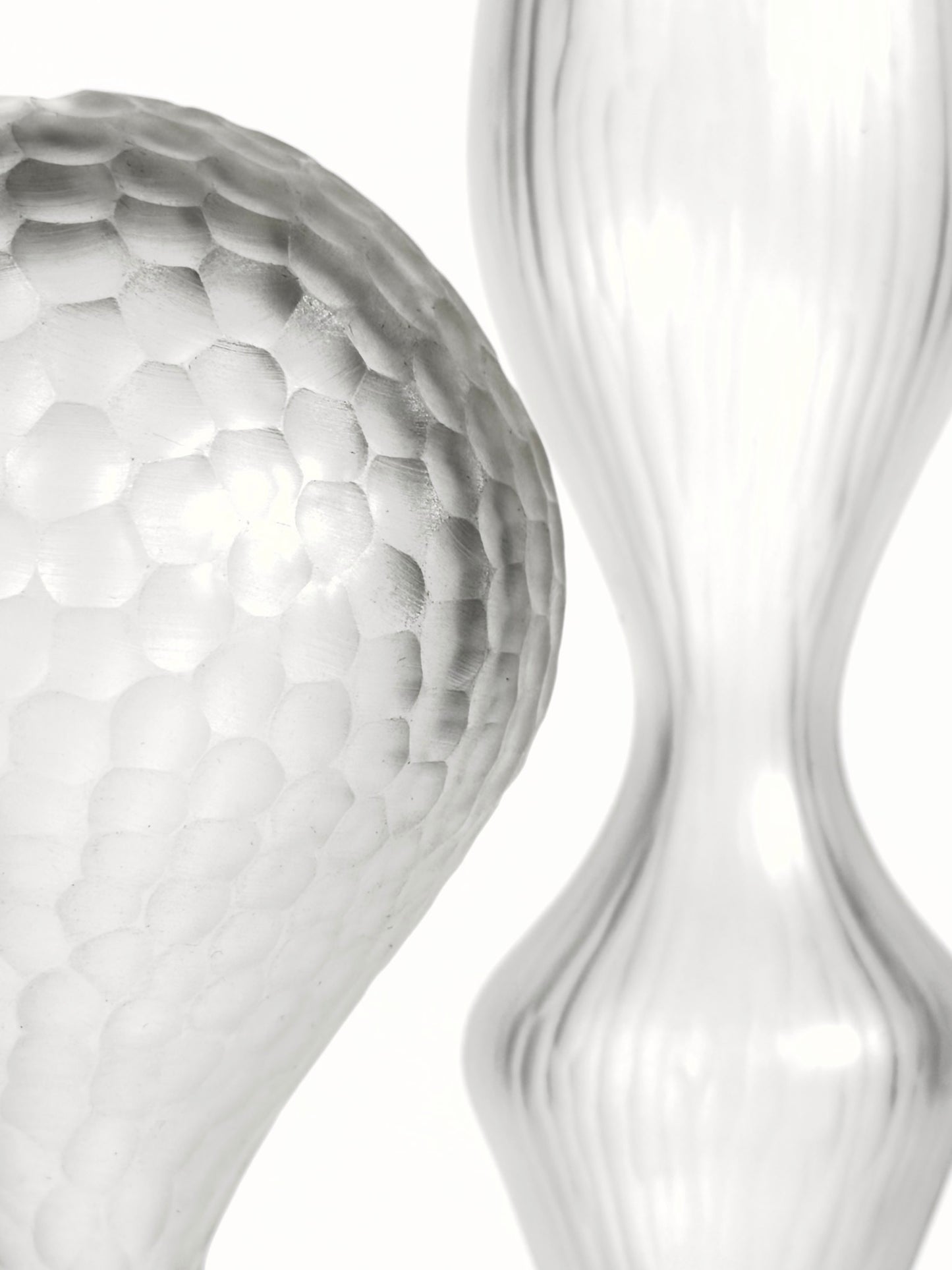 Duo de sculptures OLYMPE · 49.3 × 6.4 cm & 32 × 7.5 cm · Léon & Ulysse