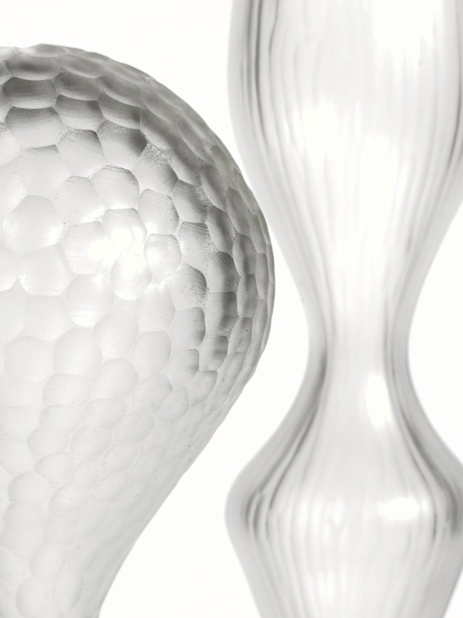 Duo de sculptures OLYMPE · 49.3 × 6.4 cm & 32 × 7.5 cm · Léon & Ulysse
