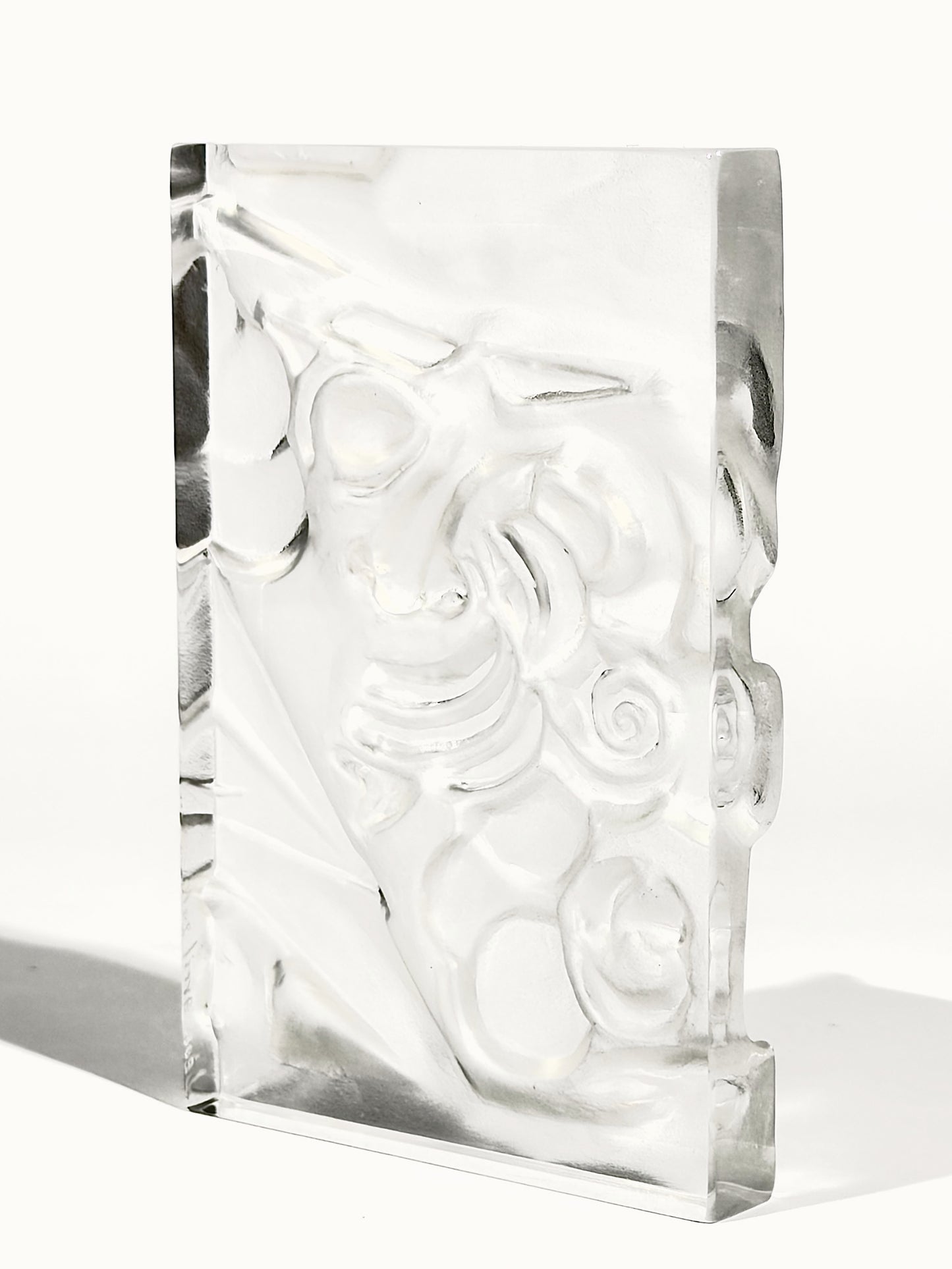 Sculpture Fragment · cristal · 16 × 12 × 2 cm · Léon & Ulysse